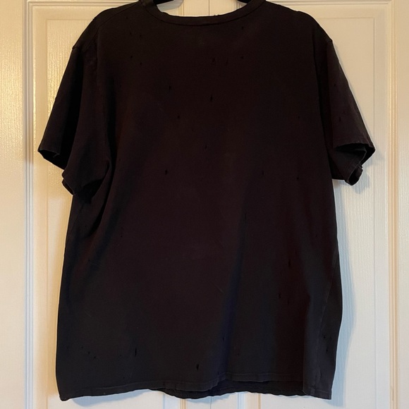 EUC Women’s Emma & Sam Short Sleeve Distressed Tee in Black  - Medium - Picture 2 of 8